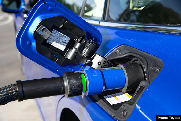 2021 Toyota Mirai Quick Review – New Premium Sedan Drives The Future of